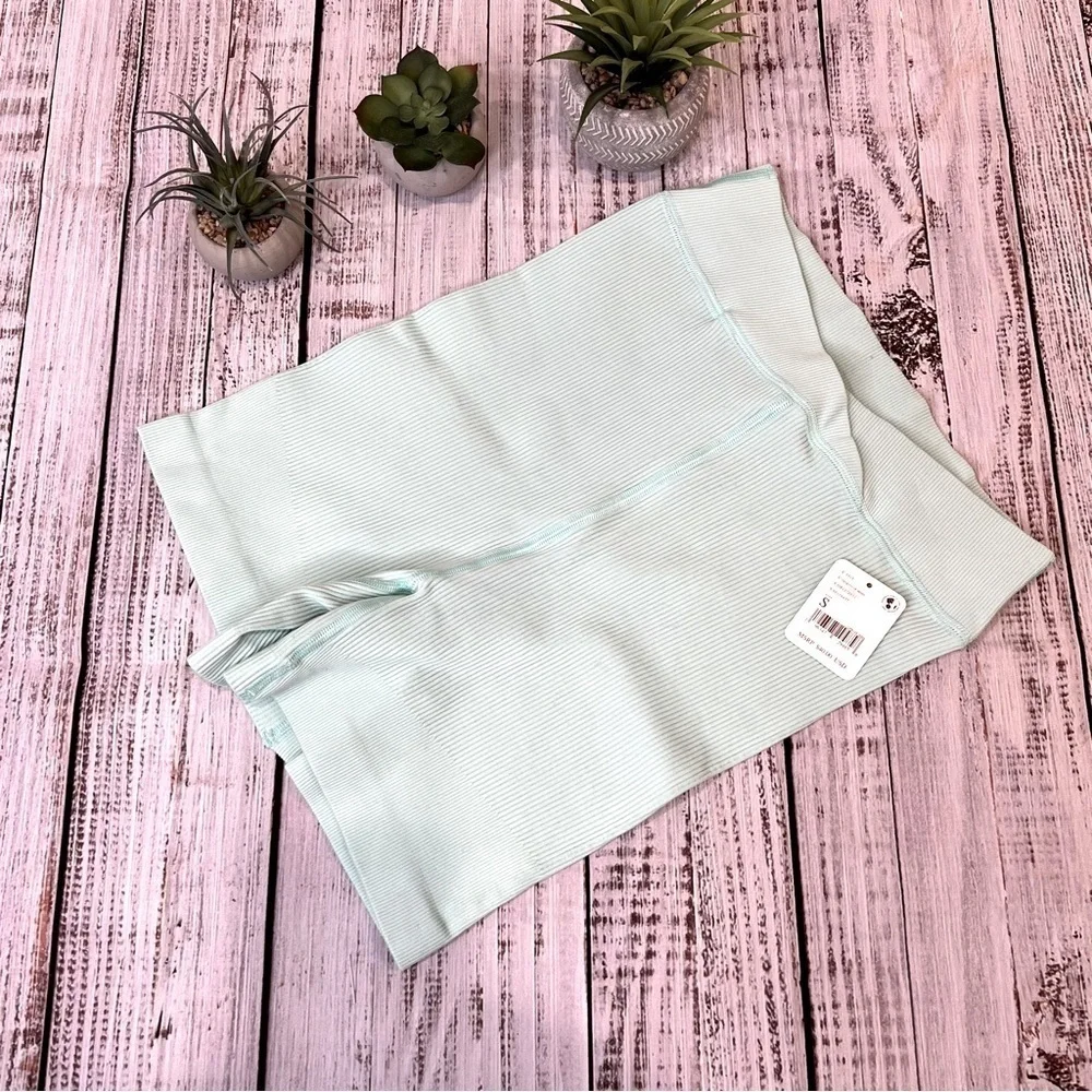 Free People Free Throw Shorts - Picture 1 of 3